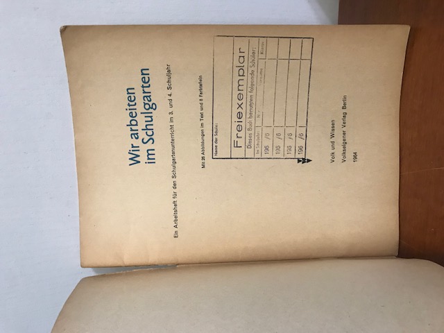 Wir arbeiten im Schulgarten