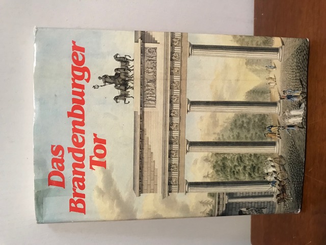 Das Brandenburger Tor, Demps