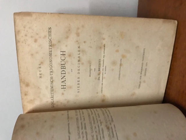Neues logarithmisches Trigonometrisches Handbuch 1