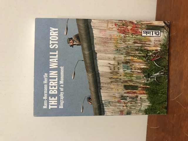 The Berlin Wall Story, Hertle
