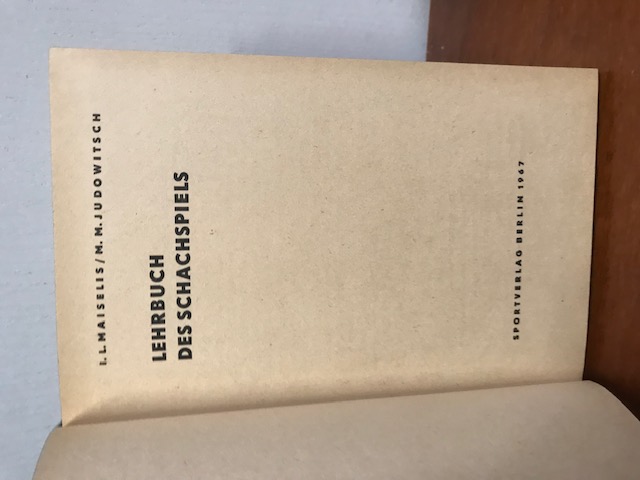 Lehrbuch des Schachspiels , Maiselis