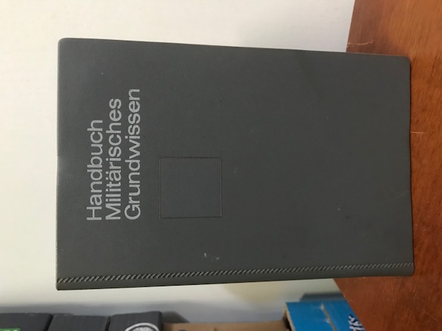Handbuch militärisches Grundwissen, 