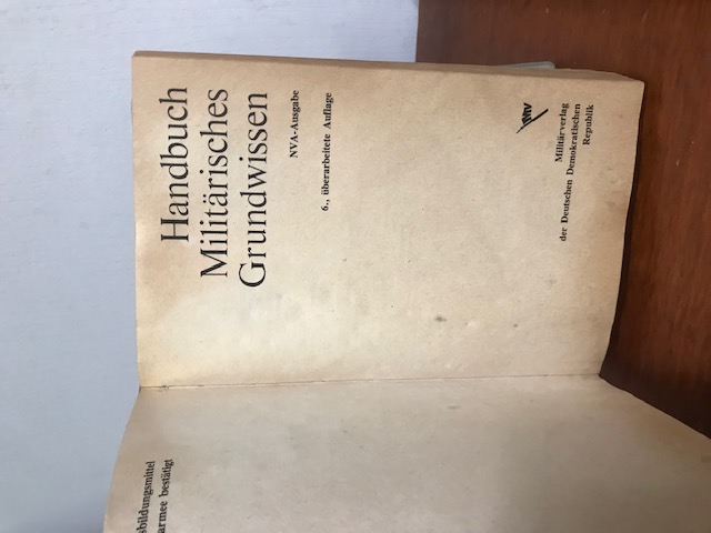 Handbuch militärisches Grundwissen, 