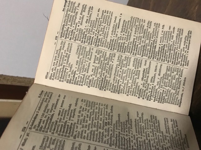 Langenscheidts Taschenwörterbuch Latein Deutsch , 