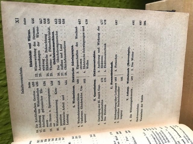 Altes Buch über Physik, Titel unbekannt