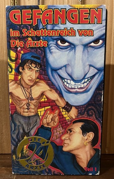 2 VHS Gefangen im Schattenreich von Die Ärzte