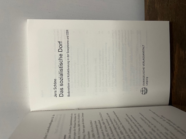 Das sozialistische Dorf, Schöne