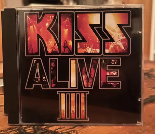 CD Kiss, Alive III