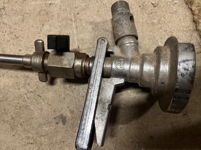 Zapfhahn, Zapfanlage 