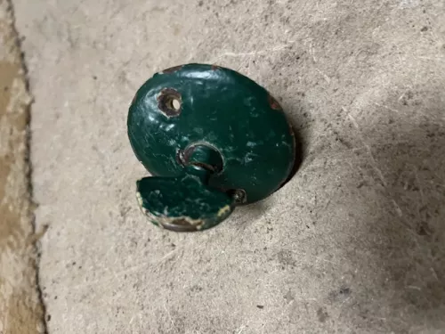 Antiker Griff in grün aus Eisen