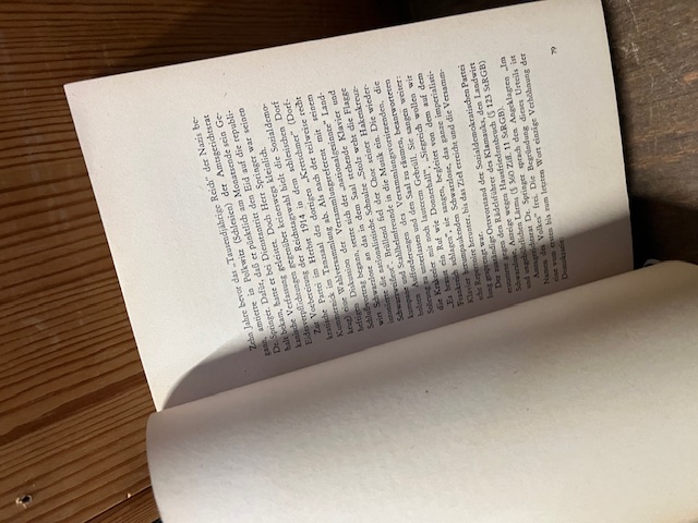 Es knistert im Gebälk, Kaul