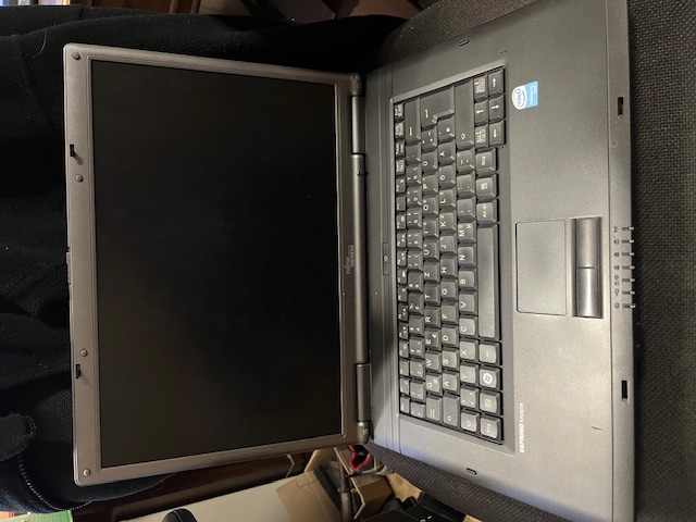 Laptop Fujitsu Siemen Ersatzteilspender 