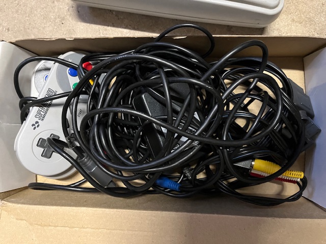 Super Nintendo mit 2 Controllern + 3 Spielen