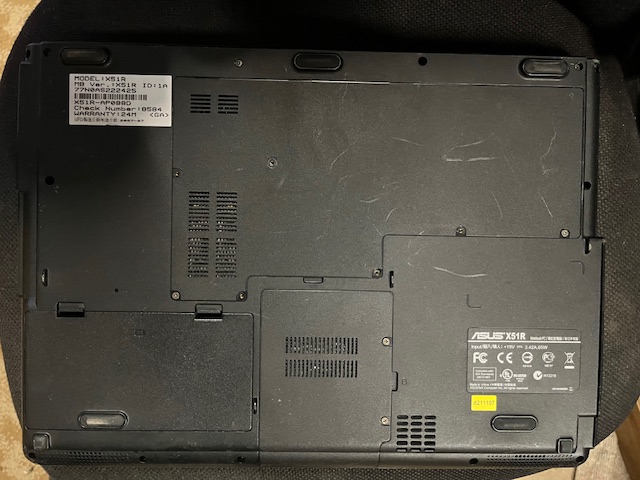Laptop Asus X51R als Ersatzteilspender