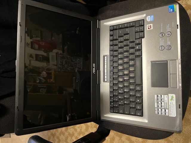 Laptop Asus X51R als Ersatzteilspender