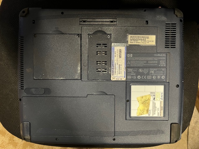Laptop HP Omnibook Xe3 Ersatzteilspender
