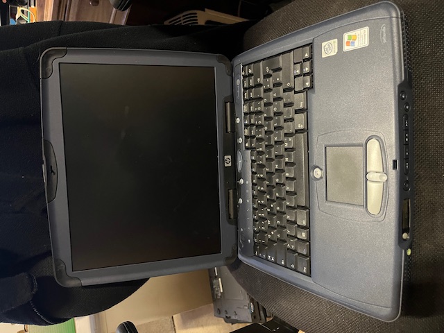 Laptop HP Omnibook Xe3 Ersatzteilspender