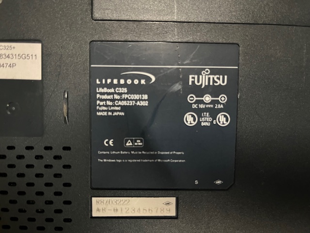 Laptop Fujitsu Lifebook C325 Ersatzteilspender 