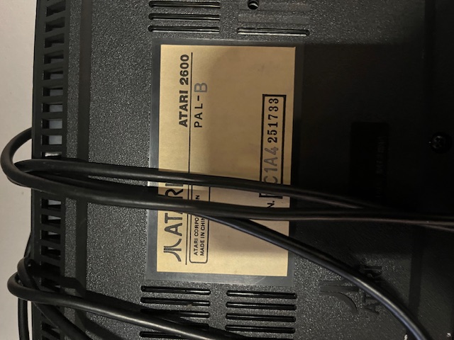 Atari 2600 mit 2 Controller