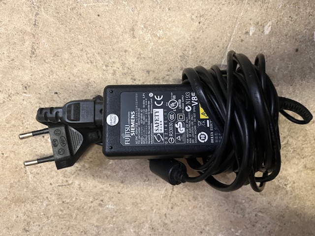 Netzteil Fujitsu Siemens ADP-65HB AD