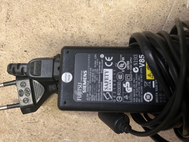 Netzteil Fujitsu Siemens ADP-65HB AD