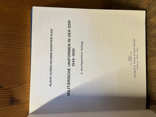 Militärische Uniformen in der DDR, Keubke