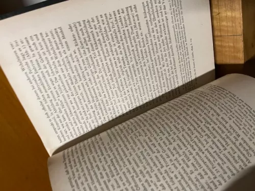 Die Abstammung des Menschen und die geschlechtlich