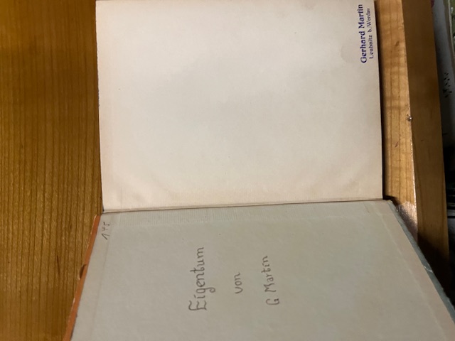 &Uuml;ber den Nordpol hinaus, Neumann