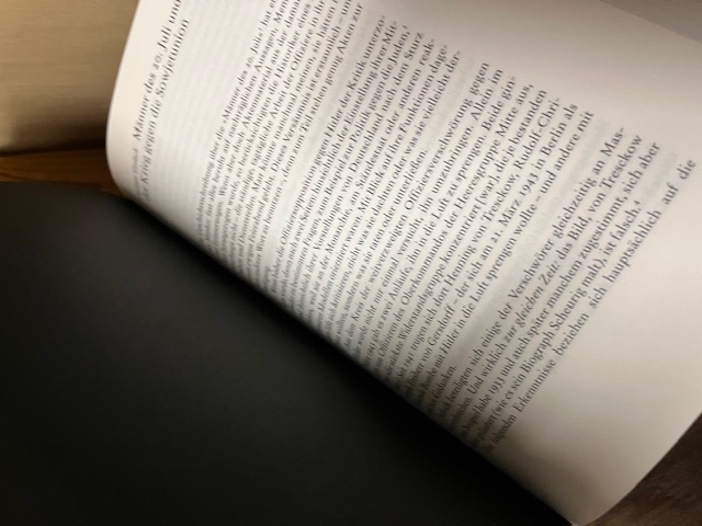 Verbrechen der Wehrmacht 1941,-1944, Zweitausendei