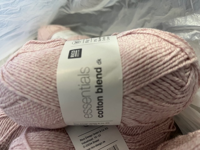 Essential Cotton Blend DK 50g 002