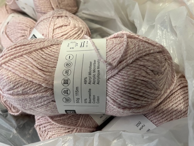 Essential Cotton Blend DK 50g 002